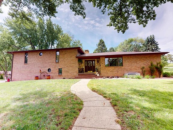 4th image of 503 Center Ln
