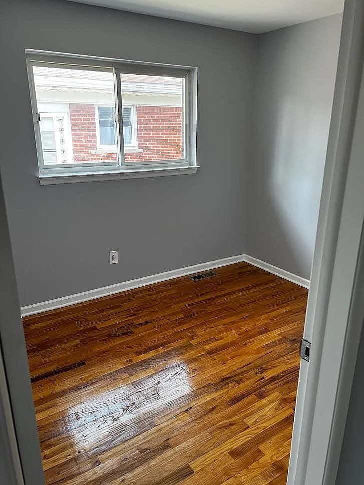 3 bed, 1100 sqft, $2,375 — Photo 3