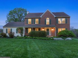 7 E Hunter Creek Ln, West Grove, PA 19390