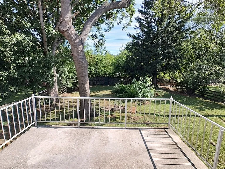 8638 Saxon Cir — Photo 5