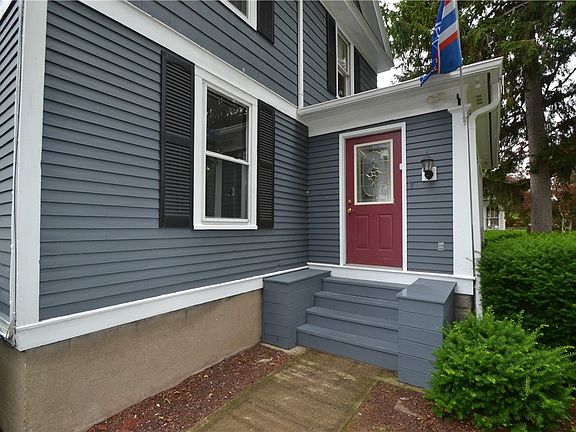 4th image of 1723 Division St