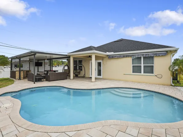 275 SW Tulip Boulevard, Port St Lucie, FL 34953