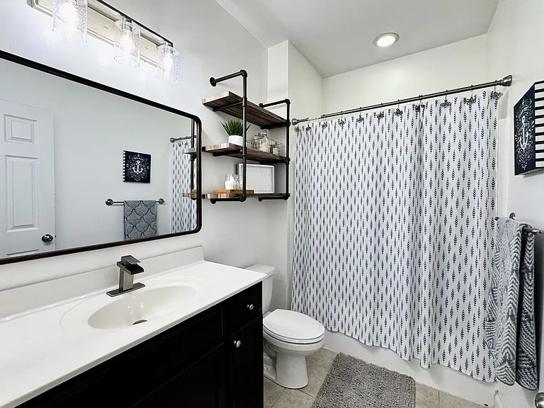 1123 W Ocean View Ave — Photo 48