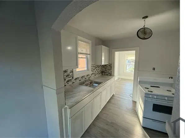 13122 Santa Rosa Dr, Detroit, MI 48238