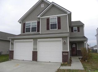 2401 Meadow Bend Dr, Columbus, IN 47201