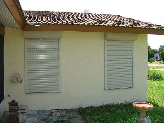 3rd image of 21 Burrstone Ave