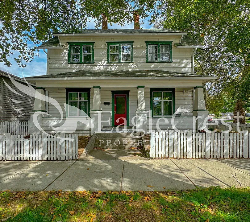 215 S 4th Ave