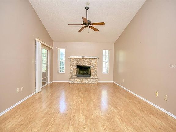 5th image of 2930 Mallorn Way
