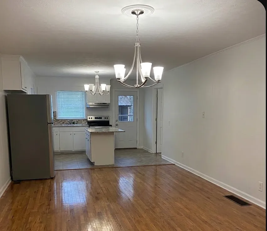 3 bed, 1.5 bath, 1600 sqft, $1,495 — Photo 4
