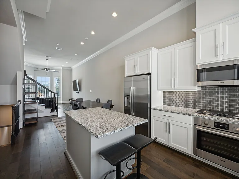2268 Alterbrook Ln — Photo 15