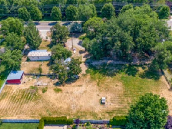 2nd image of 1119 N Eagle Rd