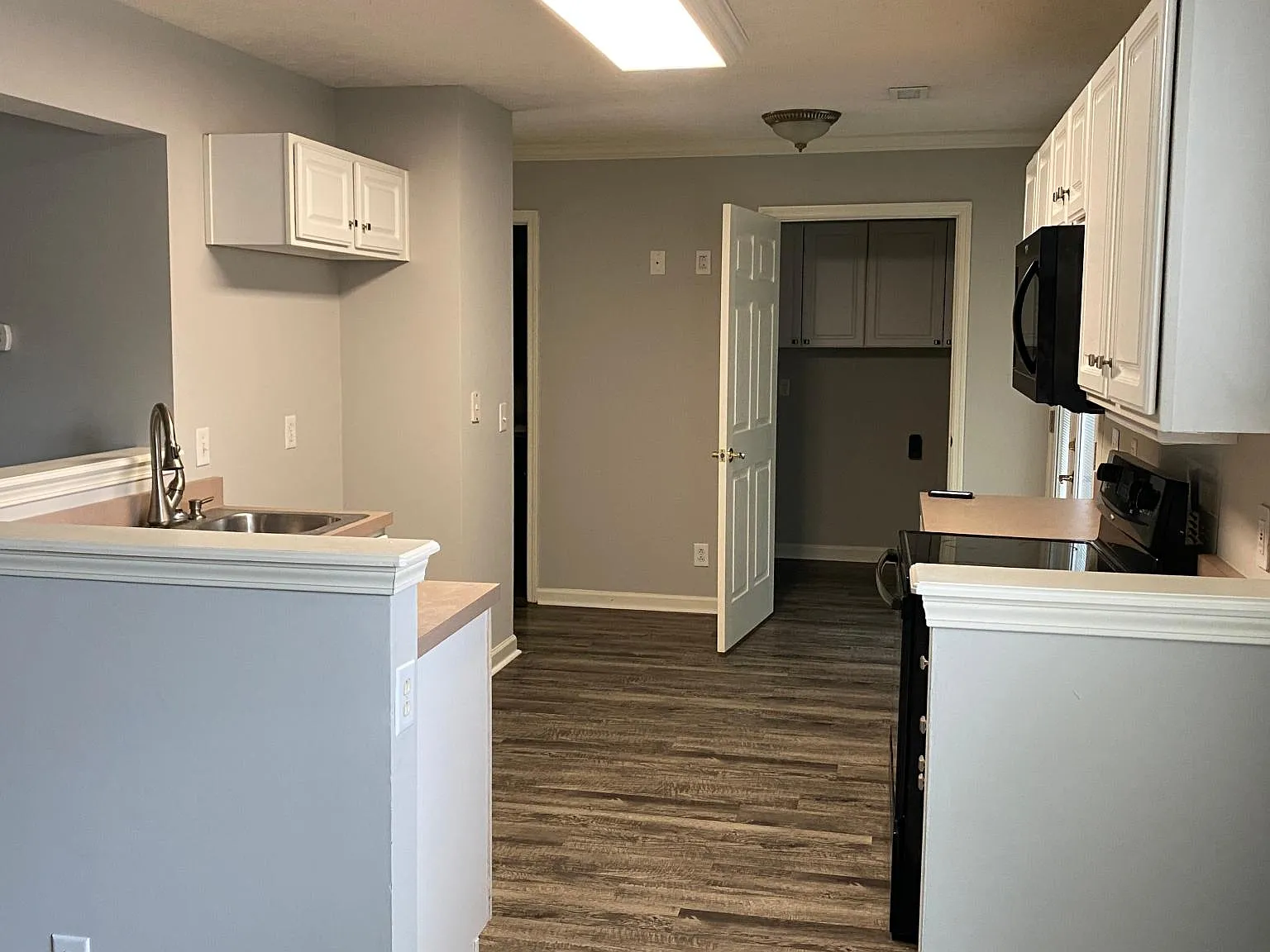 100 Bridle Ct — Photo 2