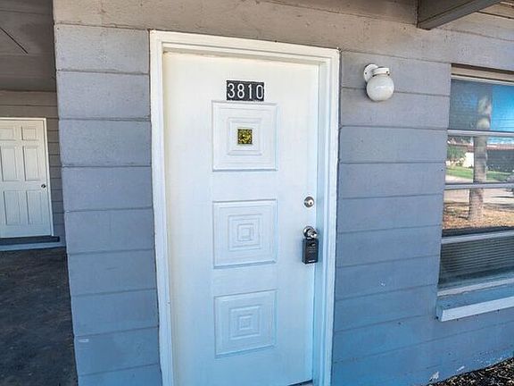 4th image of 3810 W Paxton Ave