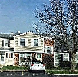 1st image of 814 Somerset Cir