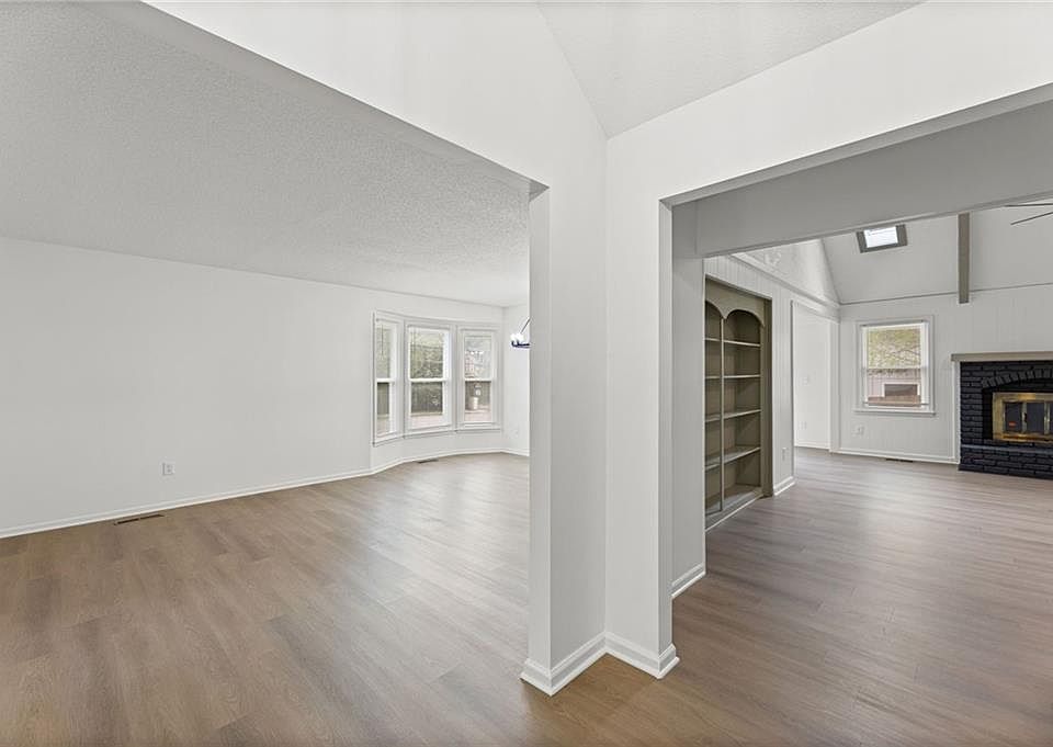 11901 W 100th St, Lenexa, KS 66215 | Zillow