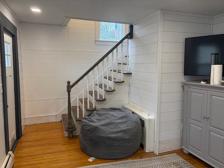 Center St — Photo 14