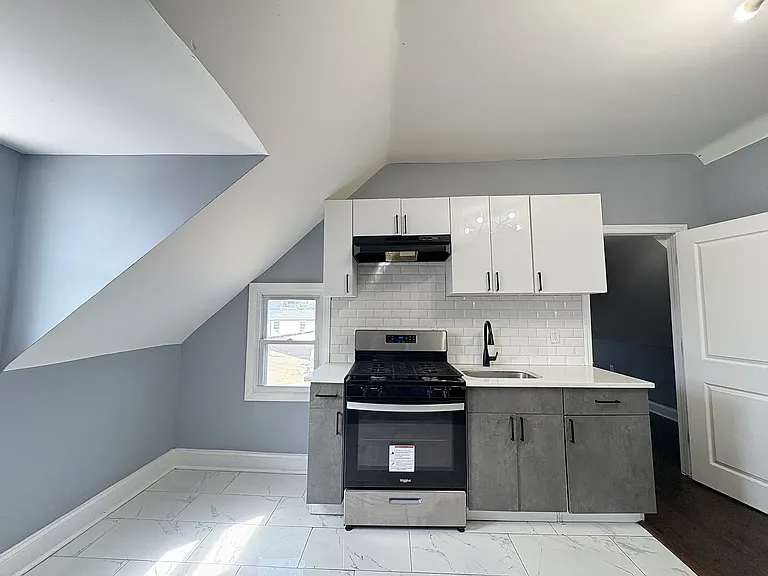 495 Clinton Ave #3C — Photo 1