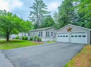 11 Murray Dr, Rochester, NH 03868