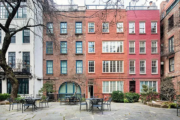 Rented by Compass | media 30