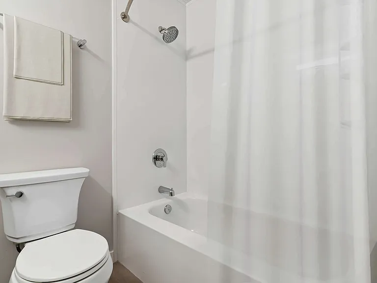 2720 College Ave — Photo 10