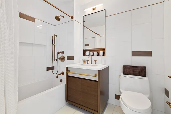 Rented by Keller Williams NYC | media 17