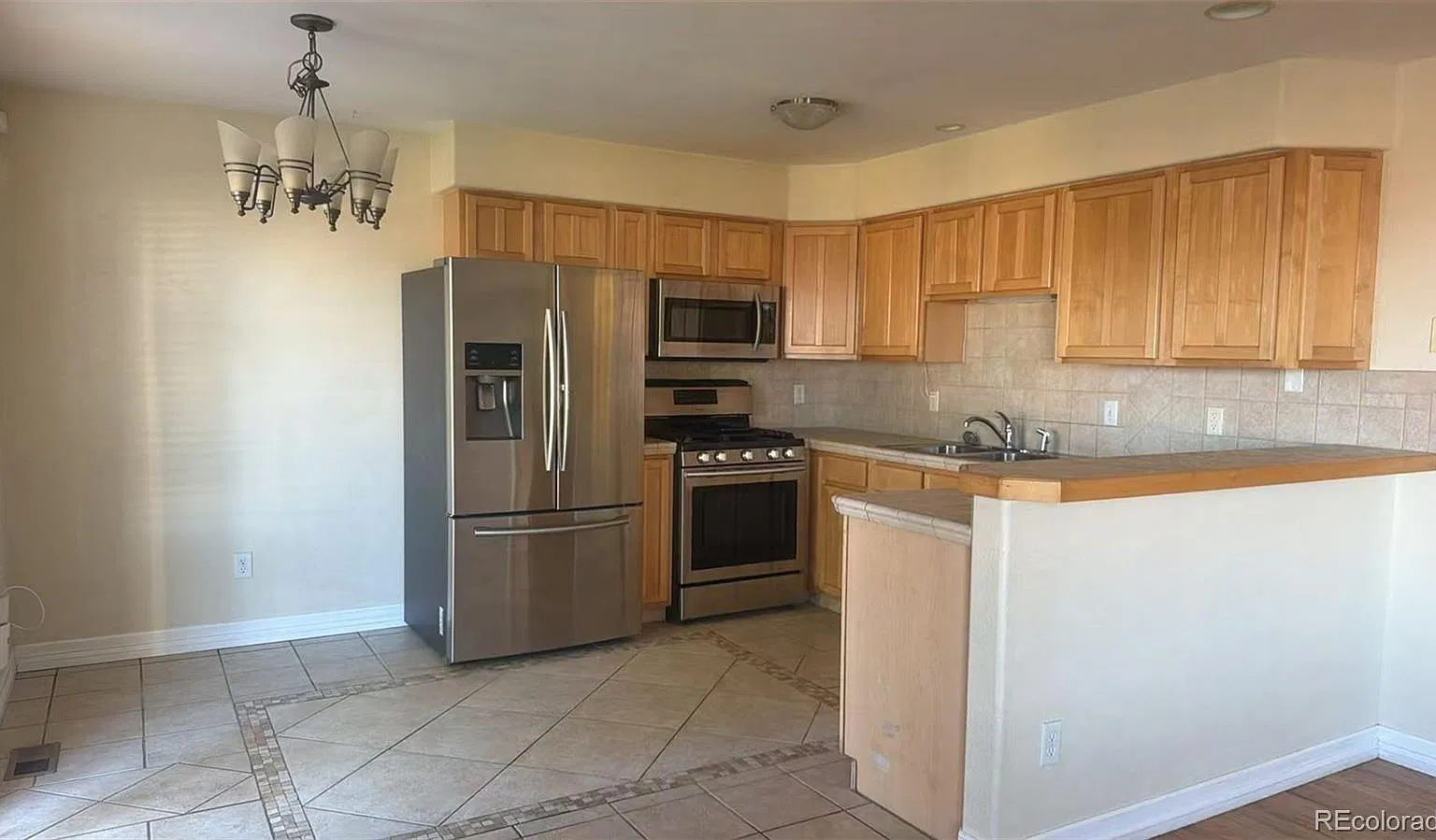 3 bed, 2.5 bath, 1679 sqft, $2,750 — Photo 2