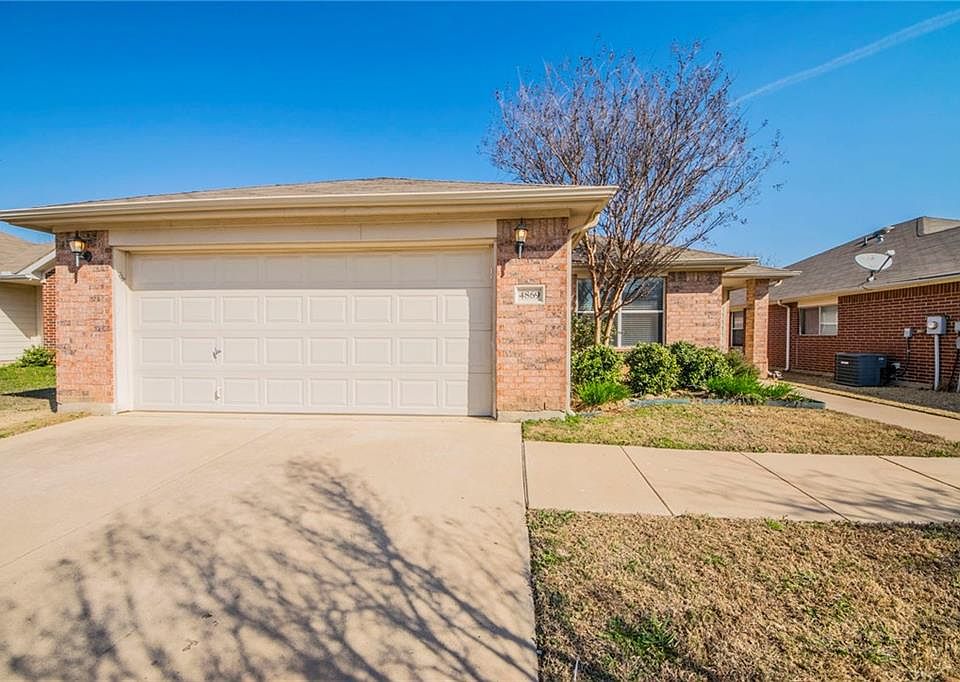 1st image of 4869 Trail Hollow Dr