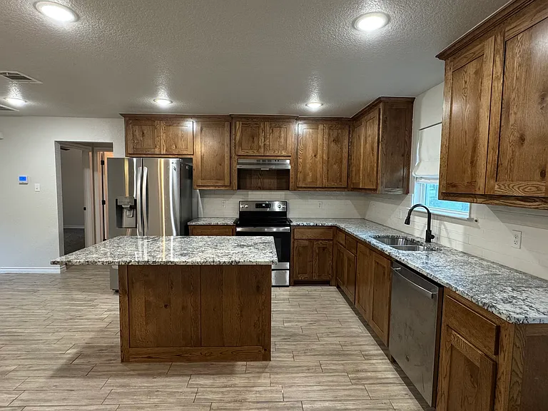 411 Pecan Tree Ct — Photo 12
