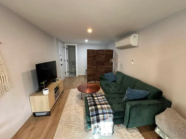 321 Putnam Avenue image 3 of 6