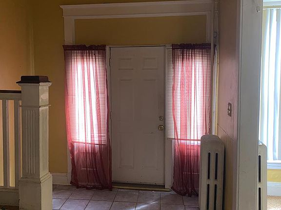 3rd image of 2922 Ulman Ave