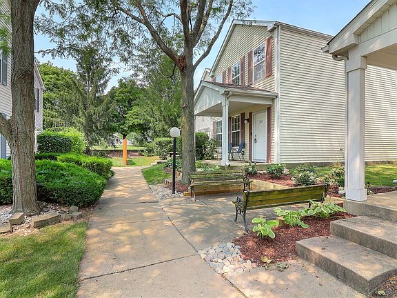 2nd image of 1055 Symphony Dr