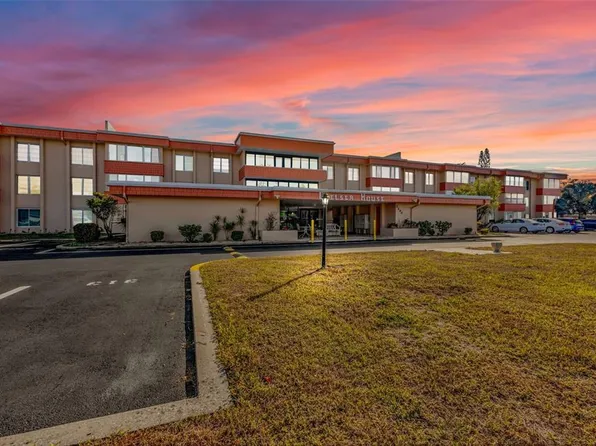 2290 Aaron St APT 213, Port Charlotte, FL 33952