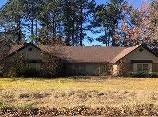 907 Newitt Vick Dr, Vicksburg, MS 39183