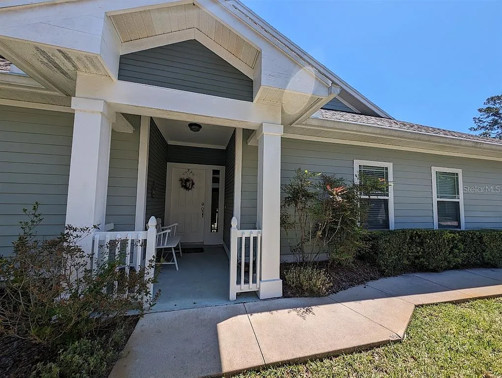3 bed, 2.0 bath, 1701 sqft, $2,300 — Photo 2