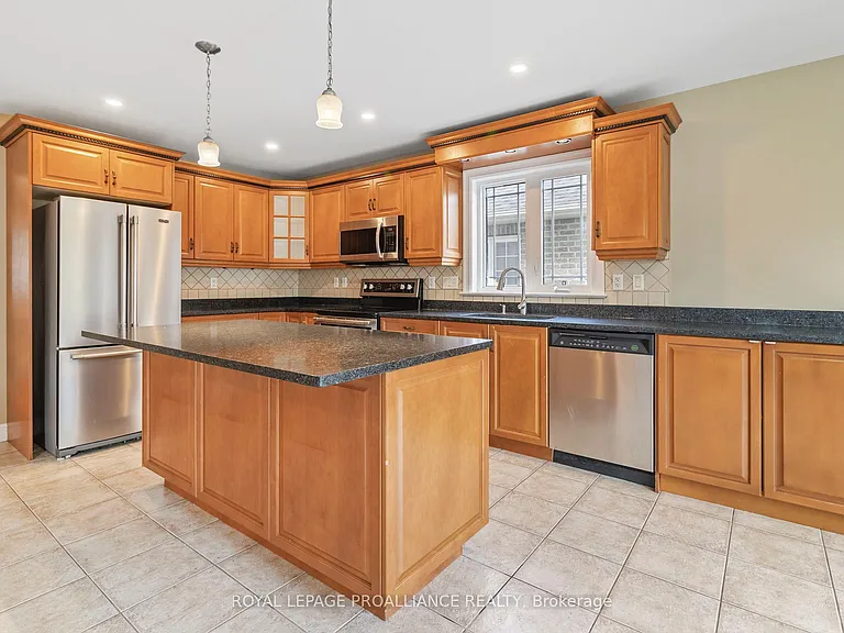 1009 Crestwood Dr — Photo 10