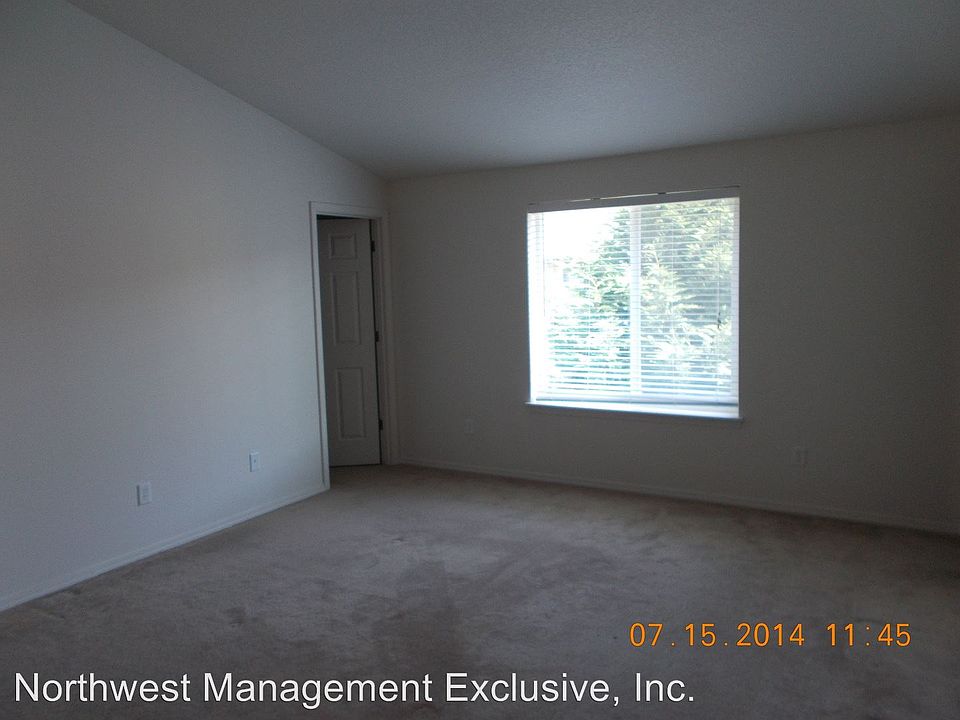 2nd image of 2621 NE 125th Ct