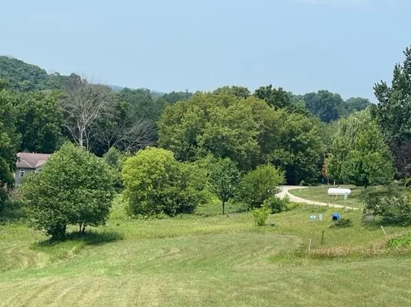 323 Stony Loop, Mc Gregor, IA 52157