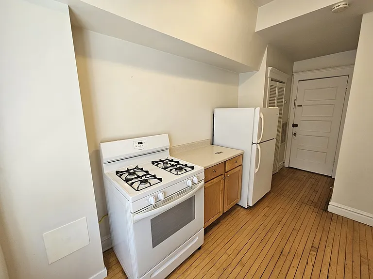 3800 N Wilton Ave #3S — Photo 12