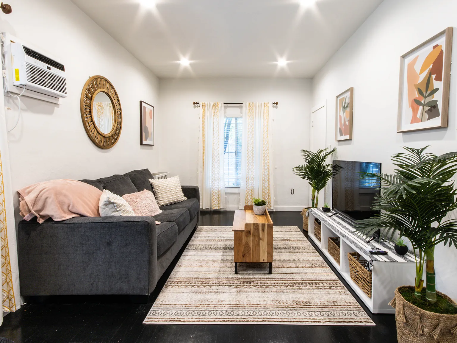 1 bed, 650 sqft, $3,300 — Photo 4