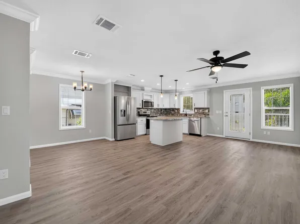 2 La Vista Dr, Winter Springs, FL 32708