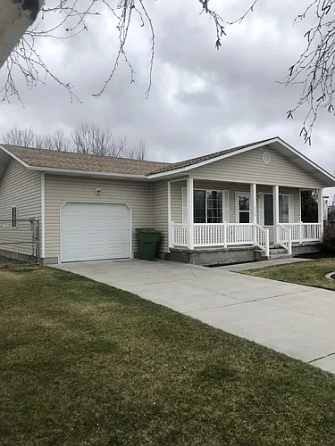 216 Susan Dr Photo 1