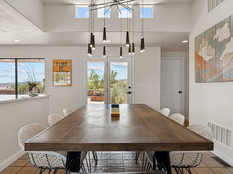 1411 W Sandhill Cir — Photo 11