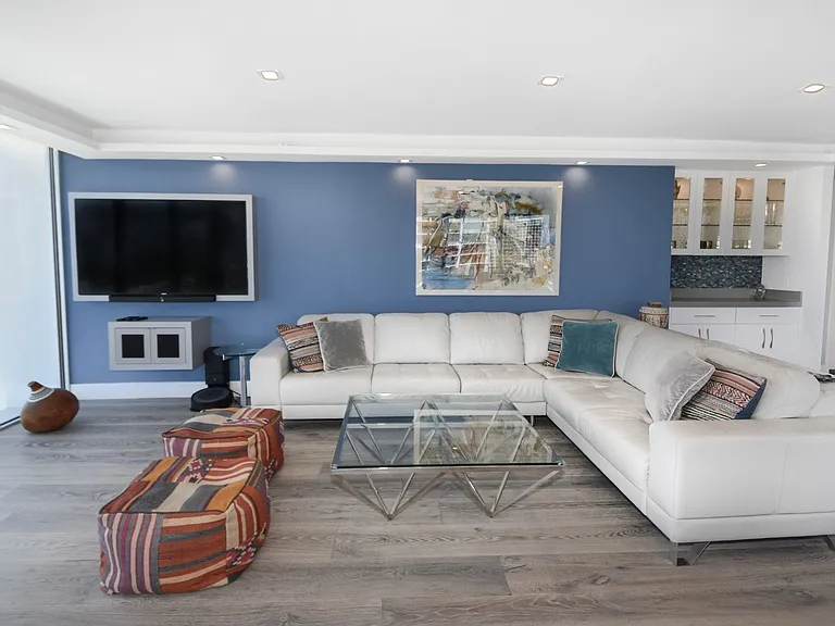 1810 Avenida Del Mundo #704 — Photo 3
