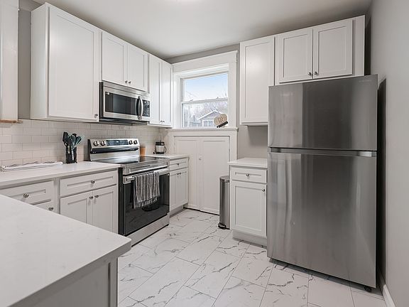 4th image of 5331 Sutherland Ave #B