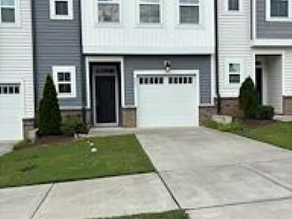 843 Oak Center Dr, Raleigh, NC 27610