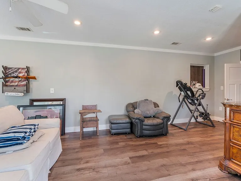 907 Garrison Ave — Photo 14