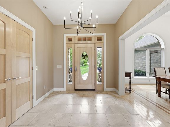 5th image of 33 Labrie Ln