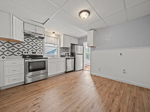 3rd image of 49 Saunders Rd #1