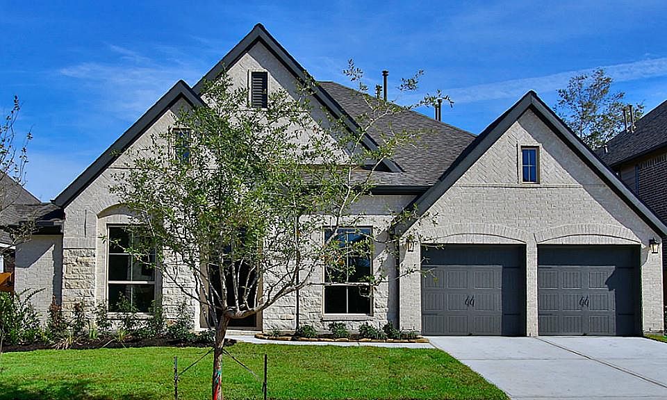 1st image of 3906 Park Woods Dr