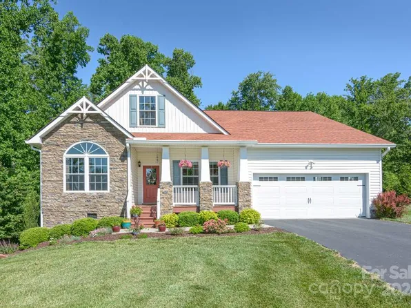 38 Asher Ln, Etowah, NC 28729